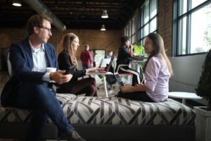 7 Powerful Tips for Mastering Non-Verbal Communication